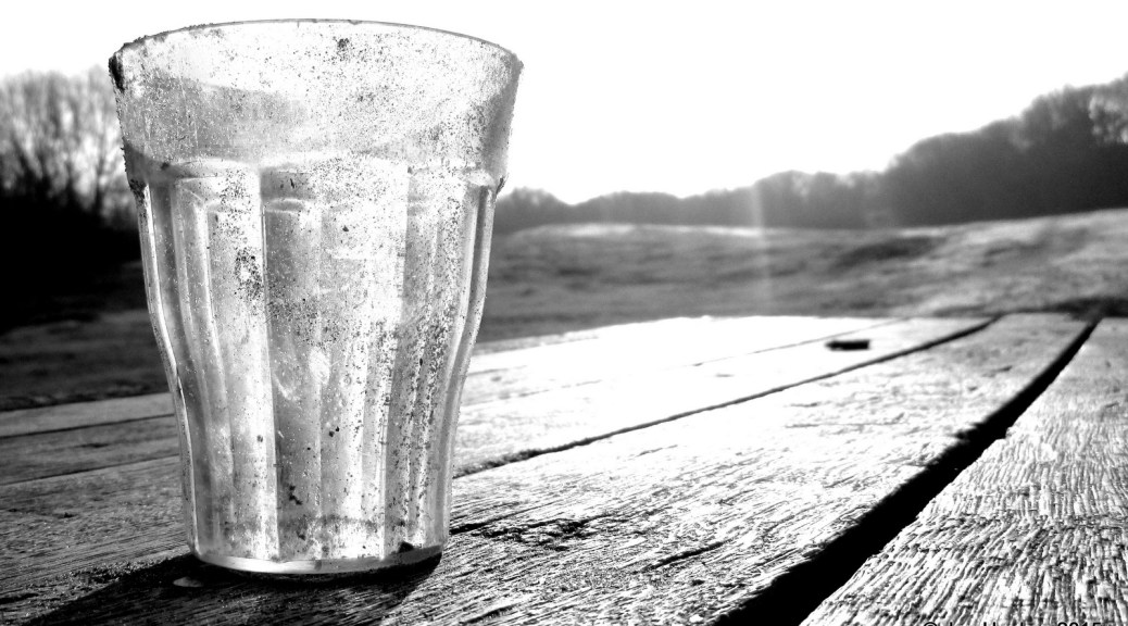 The glass is never empty (2015)